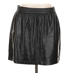 Aritzia Babaton vegan leather skirt